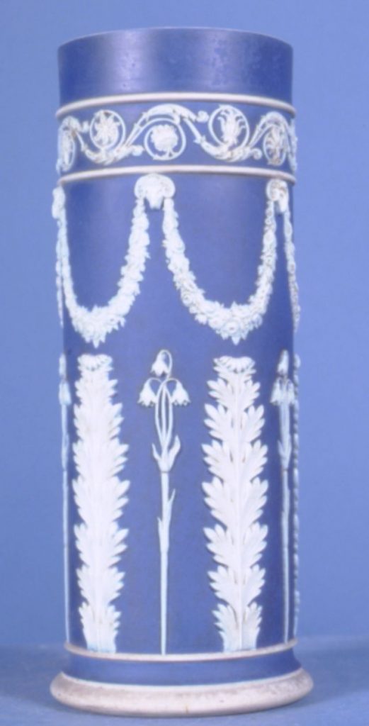 Vase mit Farnmuster