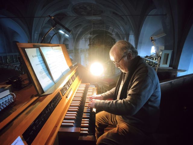 Orgelspieler Orgelpfeifen Heavy metal rettet Orgeln
