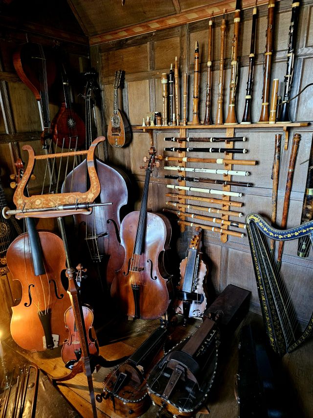 Instrumentensammlung in Snowshill Manor