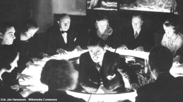 Séance Geistersitzung in England
