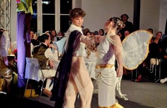 Modenschau und Tea Party