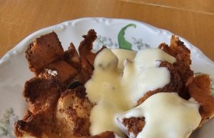 Bread Pudding Rezept mit Vanillesoße