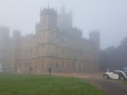 Schloss Highclere im Nebel
